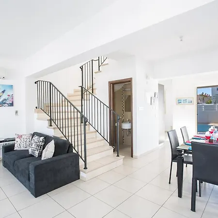 Villa The Ultimate 5 Star Holiday In With Private Pool And Close To The Beach, 1292